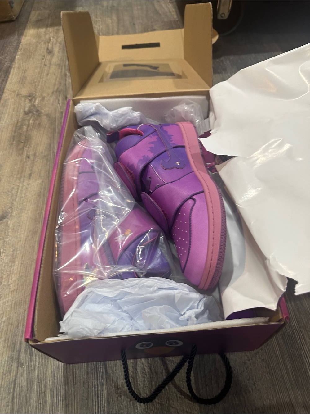 Men's Athletic Low-Top Sneakers in Purple and Pink
